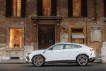 Lamborghini Urus Shiny Black Package 2018 года